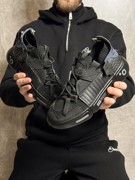 Black summer sneakers