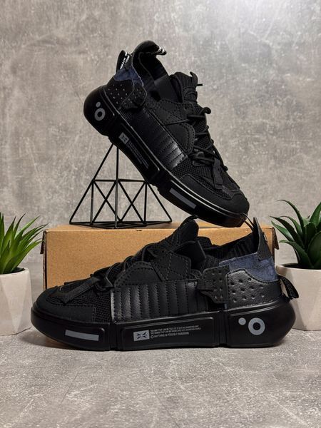 Black summer sneakers