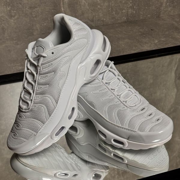 White sneakers in the Tn style