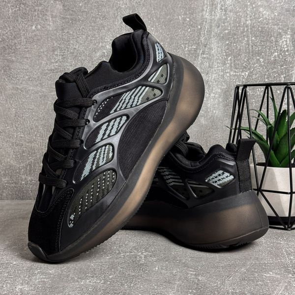 Чорні кросівки Yeezy 700 5655 фото